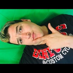 Meet your Posher, Corey